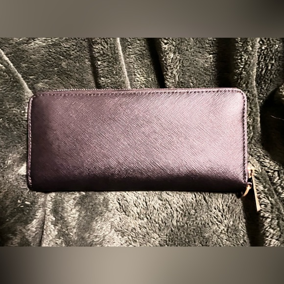 Michael Kors Zip Around Wallet - Picture 2 of 5